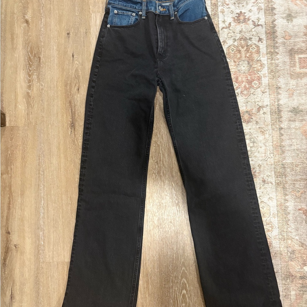 A&F 90’s relaxed Jean